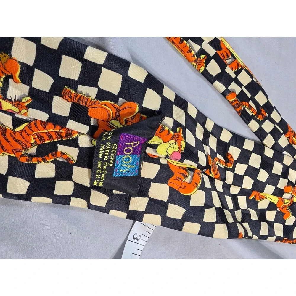 Disney Tigger Winnie the Pooh Checkered Silk Blend Necktie Mens Black Cream Tie